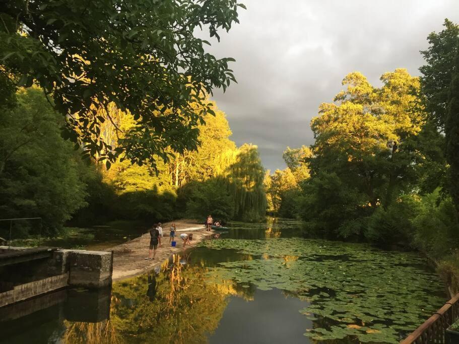 Villa Magnifique Moulin proche Chablis, jacuzzi et rivière Annay-sur-Serein Esterno foto