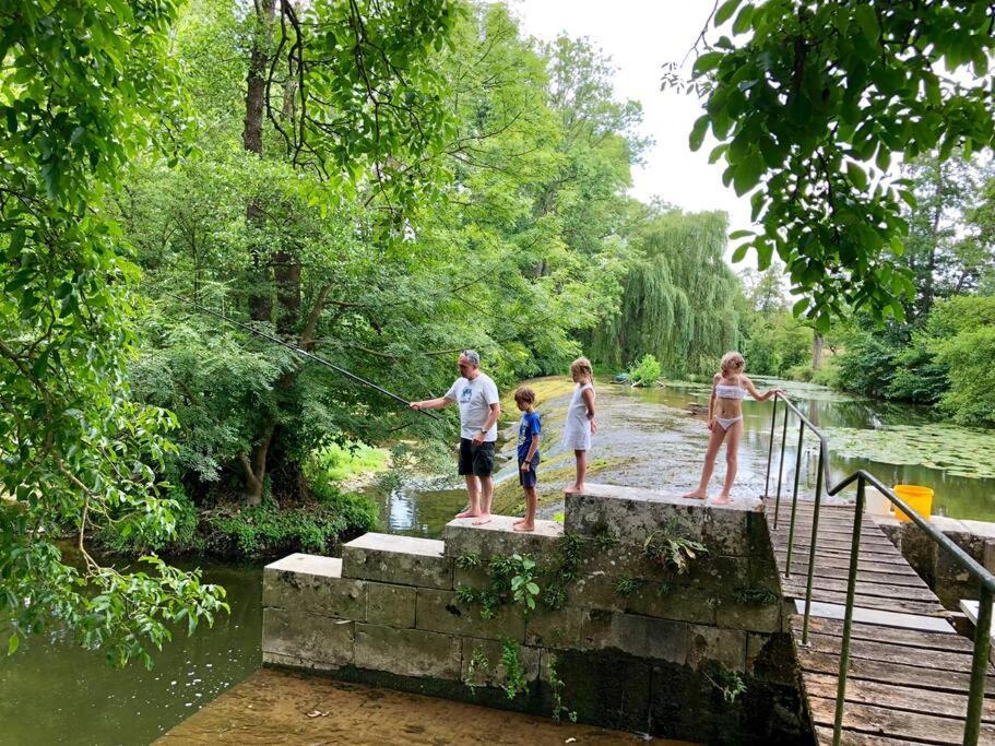 Villa Magnifique Moulin proche Chablis, jacuzzi et rivière Annay-sur-Serein Esterno foto
