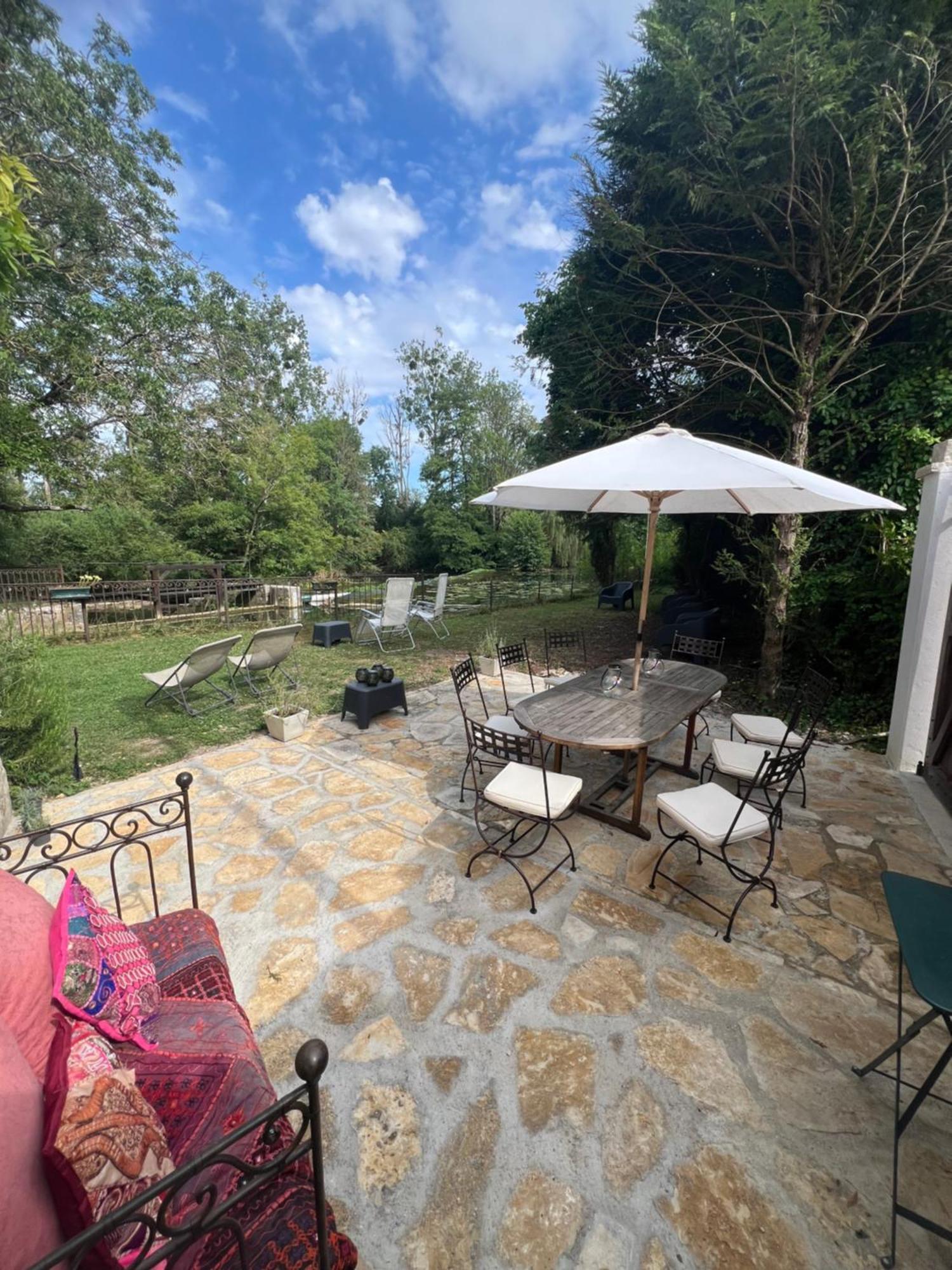 Villa Magnifique Moulin proche Chablis, jacuzzi et rivière Annay-sur-Serein Esterno foto